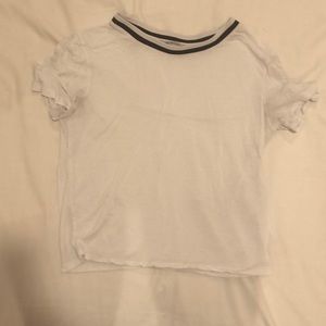 basic white cropped tee shirt
